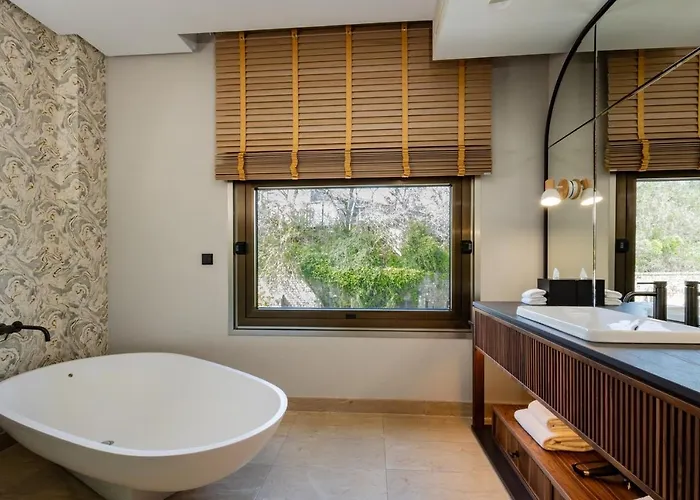 Miramar Gl - Preferred & - Newly Renovated 5*